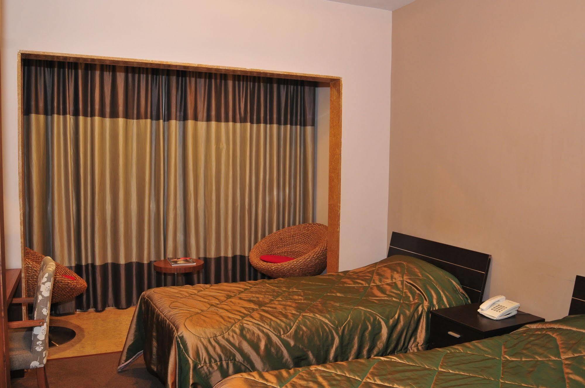 City Suite Hotel Beirut Room photo