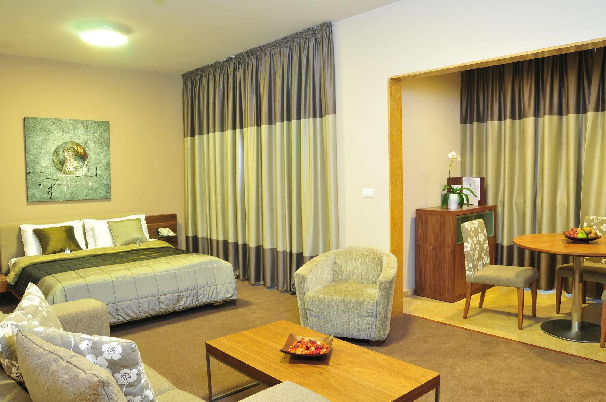 City Suite Hotel Beirut Exterior photo