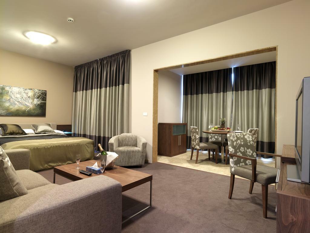 City Suite Hotel Beirut Exterior photo
